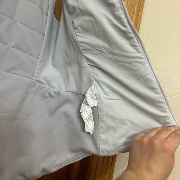 Lululemon Extra Mile Vest Gray Size 6 in Gray - Picture 7 of 11